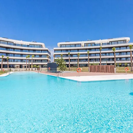 Apartment Luxury Beachfront 3br In Nereidas With Pools Gym Torremolinos