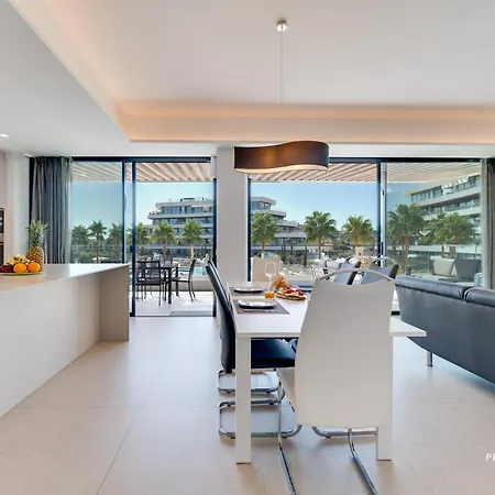 Apartment Luxury Beachfront 3br In Nereidas With Pools Gym