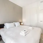 Apartamento Luxury Beachfront 3br In Nereidas With Pools Gym *